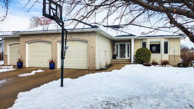 4041 S Rivershore Drive, Moorhead, MN 56560