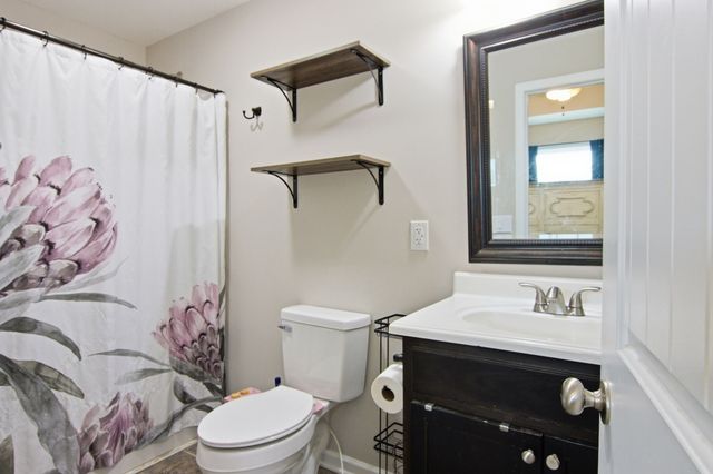 77 Larkspur Ct, Tullahoma, TN 37388