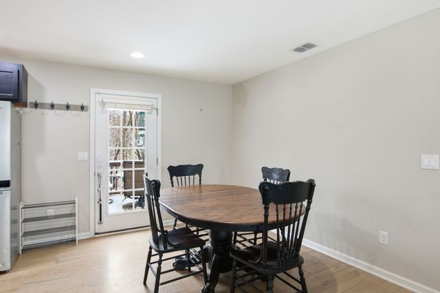 77 Larkspur Ct, Tullahoma, TN 37388