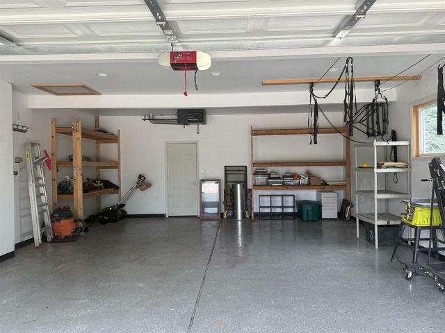4055 Sandy Creek Drive, Utica, MI 48316