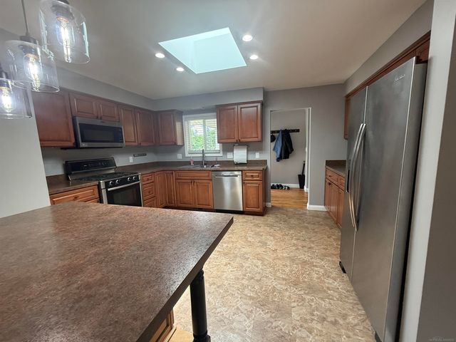 4055 Sandy Creek Drive, Utica, MI 48316