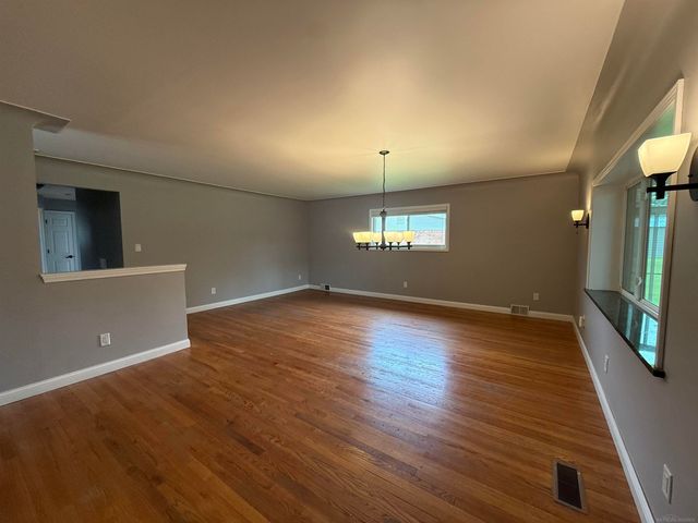4055 Sandy Creek Drive, Utica, MI 48316