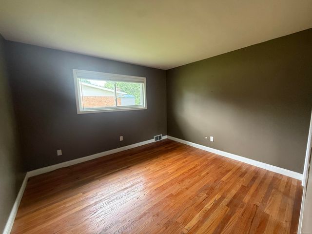 4055 Sandy Creek Drive, Utica, MI 48316