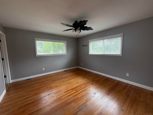 4055 Sandy Creek Drive, Utica, MI 48316