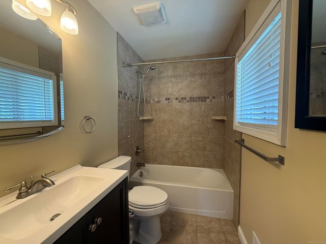 4055 Sandy Creek Drive, Utica, MI 48316