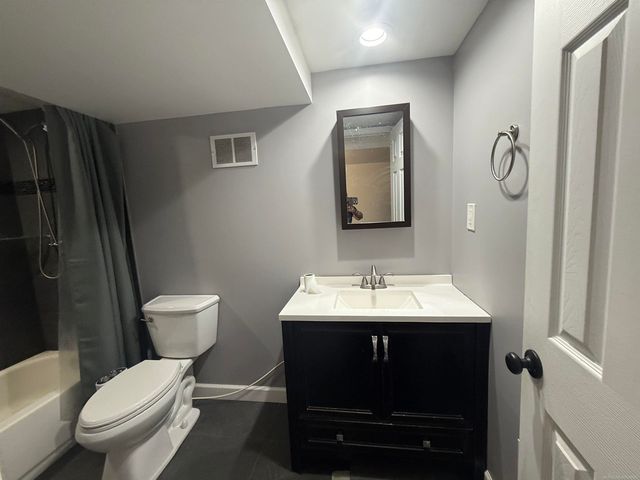 4055 Sandy Creek Drive, Utica, MI 48316