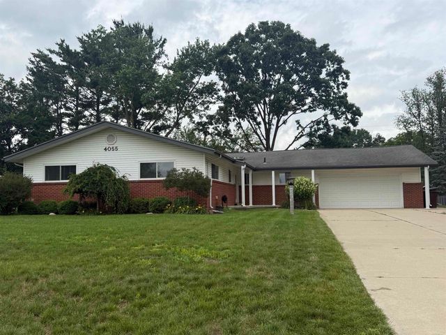 4055 Sandy Creek Drive, Utica, MI 48316