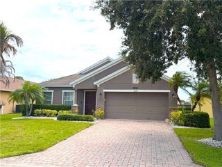 1269 Lexington Manor SW, Vero Beach, FL 32962