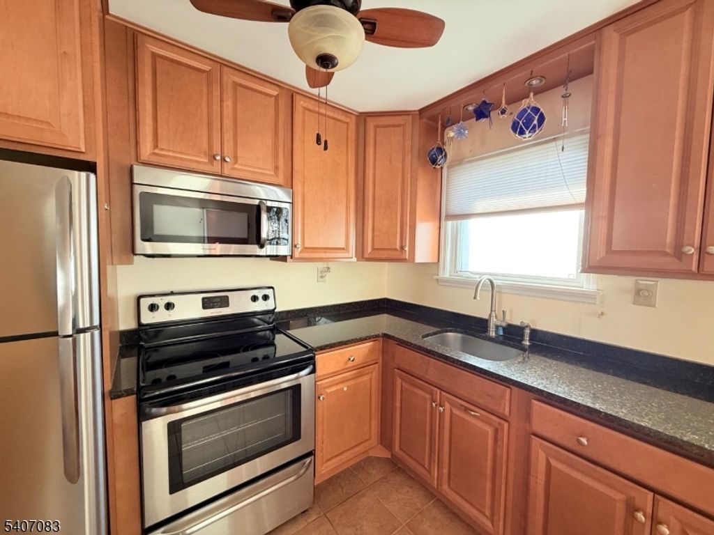 322 Richard Mine Rd 9, Rockaway Twp., NJ 07885