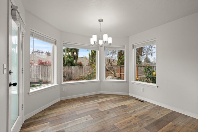 1642 Hollyhock Drive, Medford, OR 97504