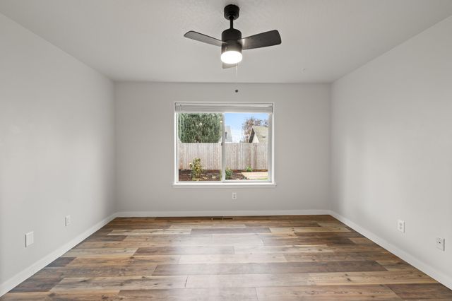 1642 Hollyhock Drive, Medford, OR 97504