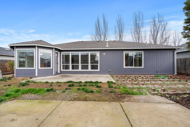 1642 Hollyhock Drive, Medford, OR 97504
