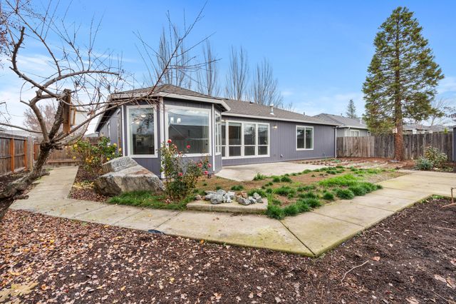 1642 Hollyhock Drive, Medford, OR 97504