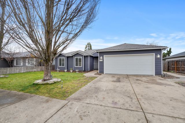 1642 Hollyhock Drive, Medford, OR 97504