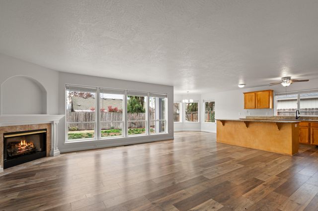 1642 Hollyhock Drive, Medford, OR 97504