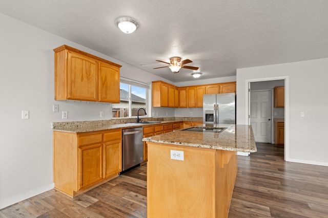 1642 Hollyhock Drive, Medford, OR 97504