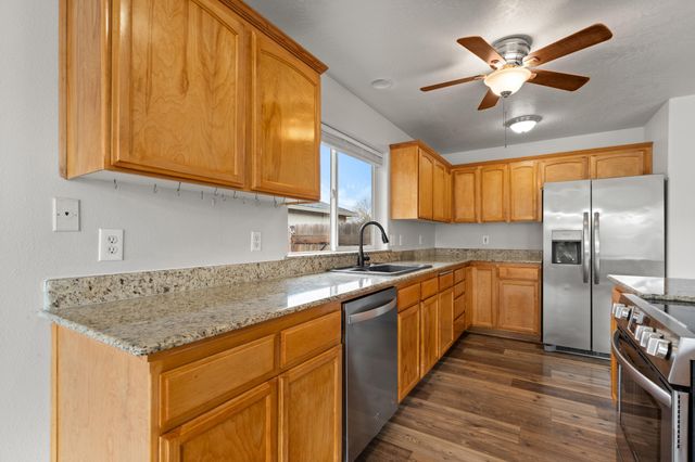 1642 Hollyhock Drive, Medford, OR 97504