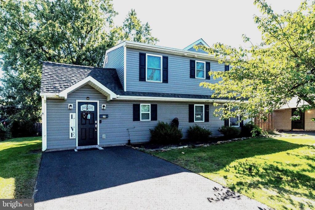 28 INLET RD, LEVITTOWN, PA 19057 — exterior