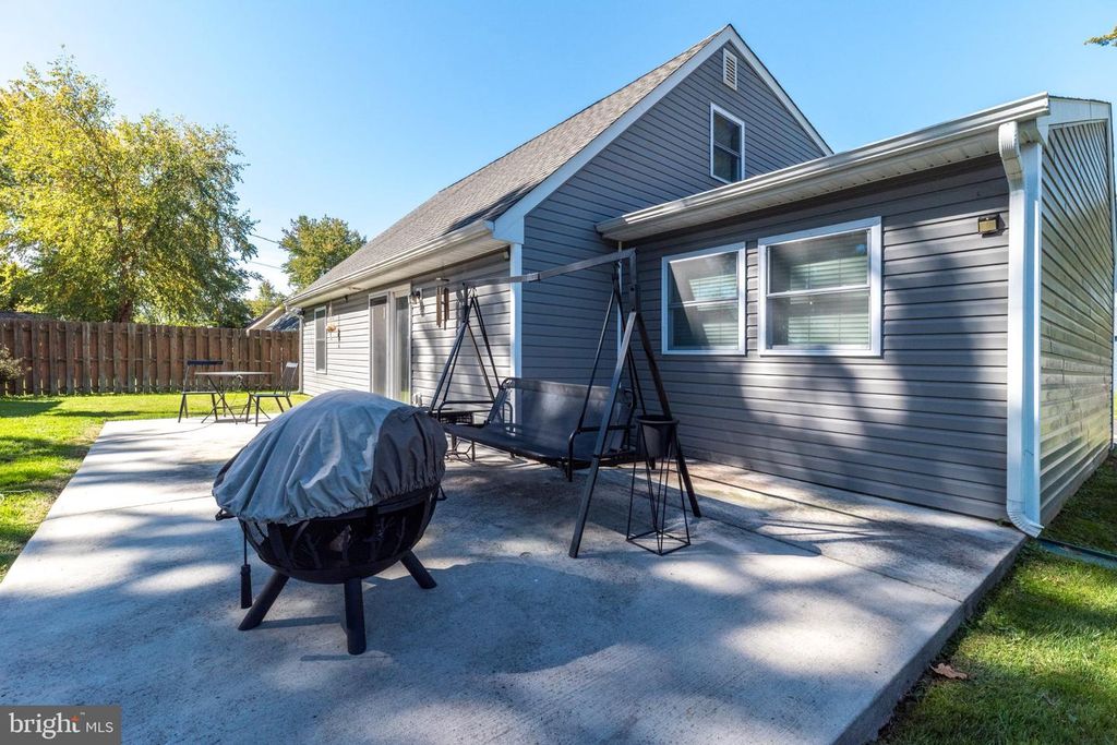 28 INLET RD, LEVITTOWN, PA 19057 — photo 4