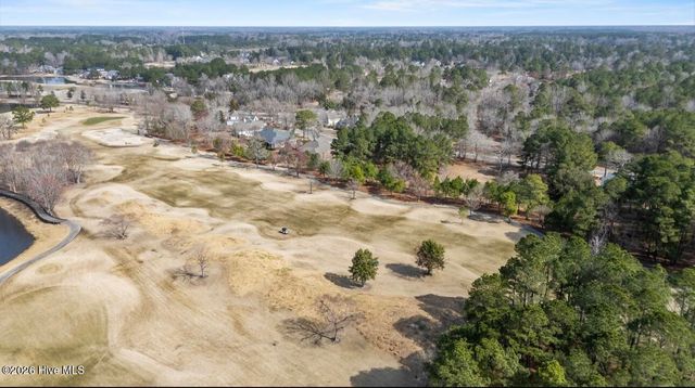 121 W Grandiflora Drive, Wallace, NC 28466