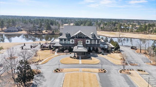 121 W Grandiflora Drive, Wallace, NC 28466