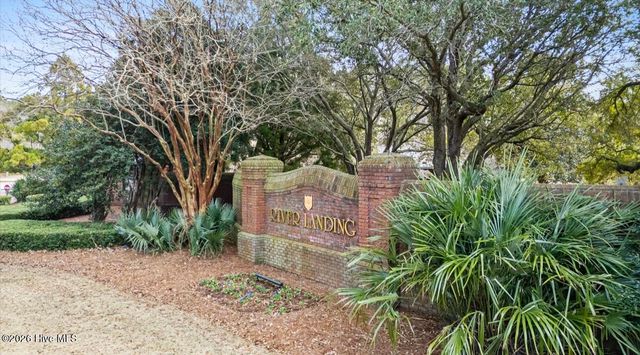 121 W Grandiflora Drive, Wallace, NC 28466