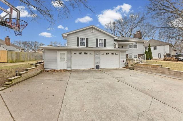 16704 Bradley Avenue, Belton, MO 64012