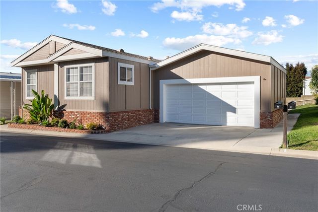 23301 Ridge Route Drive 26, Laguna Hills, CA 92653