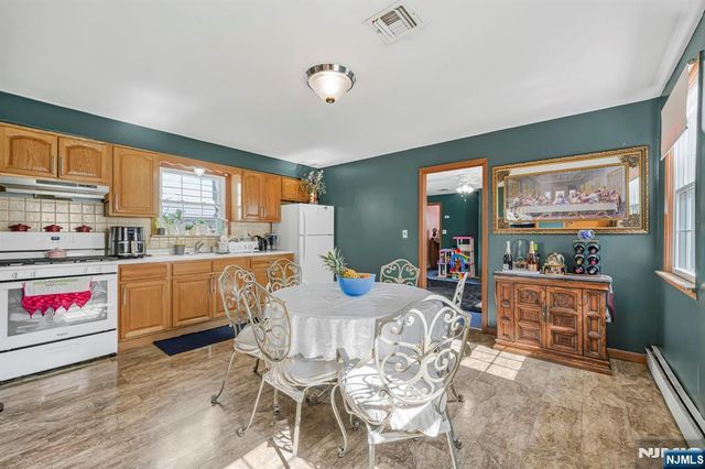 172 Chestnut Street, Newark, NJ 07105