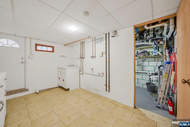 172 Chestnut Street, Newark, NJ 07105