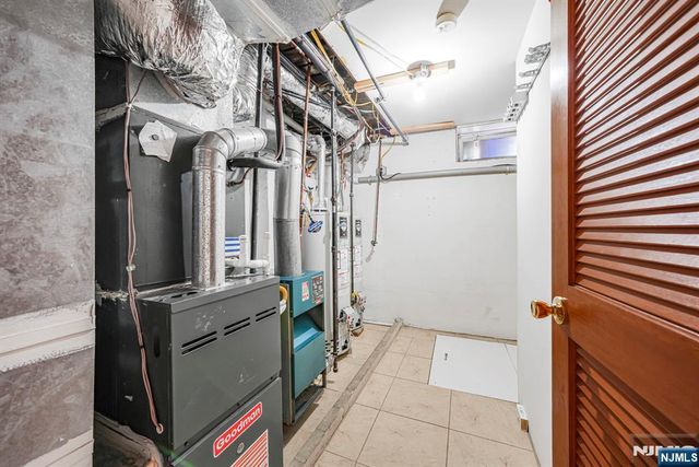 172 Chestnut Street, Newark, NJ 07105