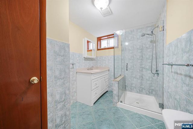 172 Chestnut Street, Newark, NJ 07105