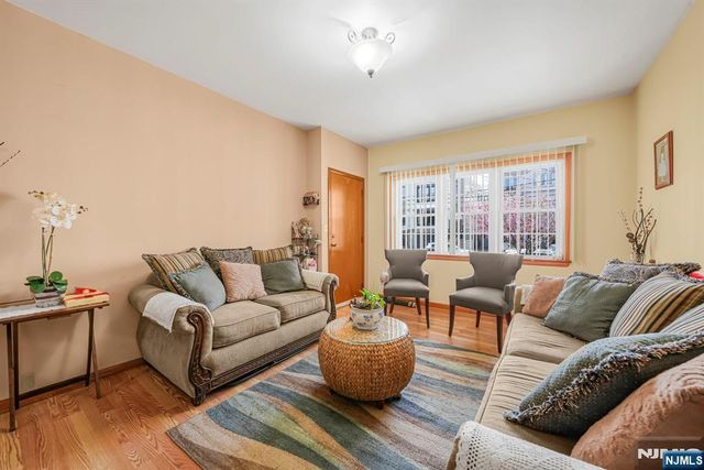 172 Chestnut Street, Newark, NJ 07105