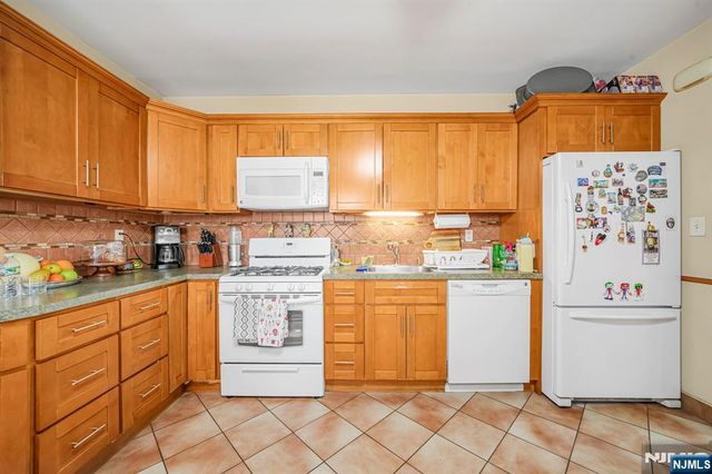 172 Chestnut Street, Newark, NJ 07105