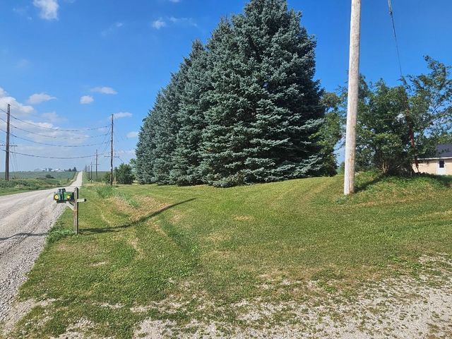 7578 11th Avenue Drive, Belle Plaine, IA 52208