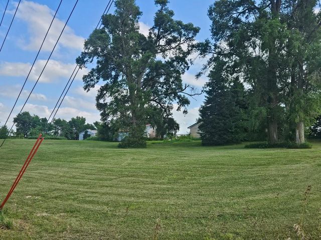 7578 11th Avenue Drive, Belle Plaine, IA 52208