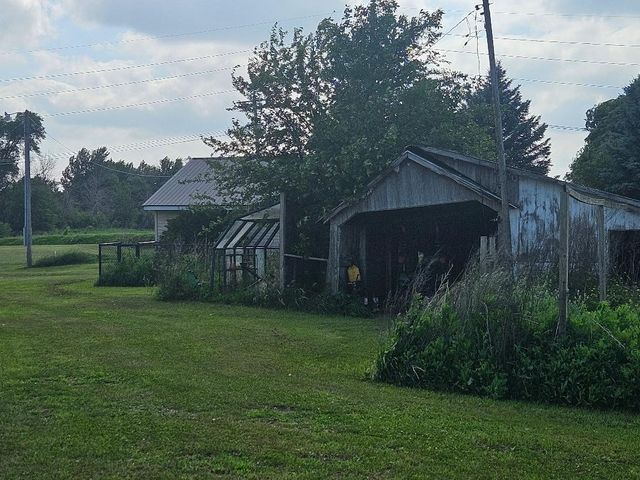 7578 11th Avenue Drive, Belle Plaine, IA 52208