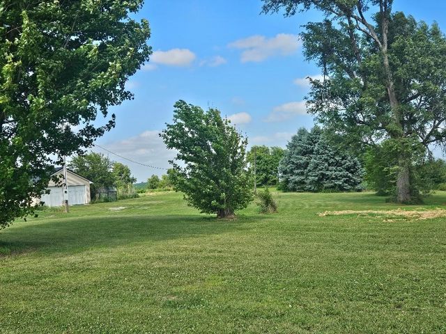 7578 11th Avenue Drive, Belle Plaine, IA 52208