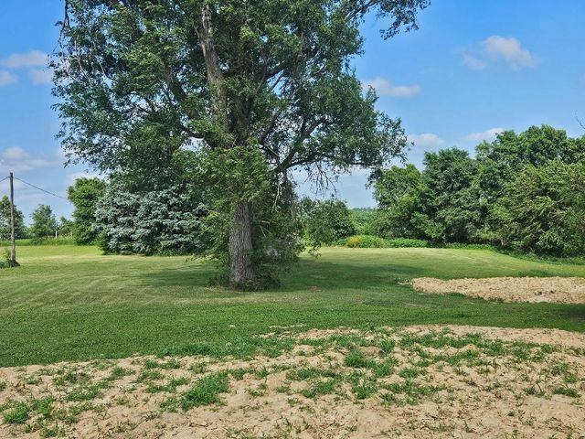7578 11th Avenue Drive, Belle Plaine, IA 52208