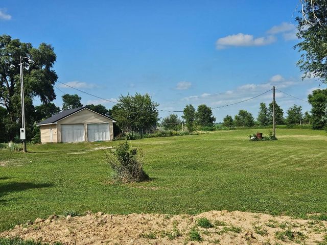 7578 11th Avenue Drive, Belle Plaine, IA 52208