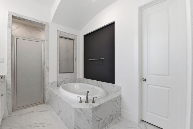 222 Promontory Court, Montgomery, TX 77316