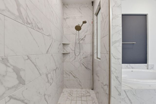 222 Promontory Court, Montgomery, TX 77316