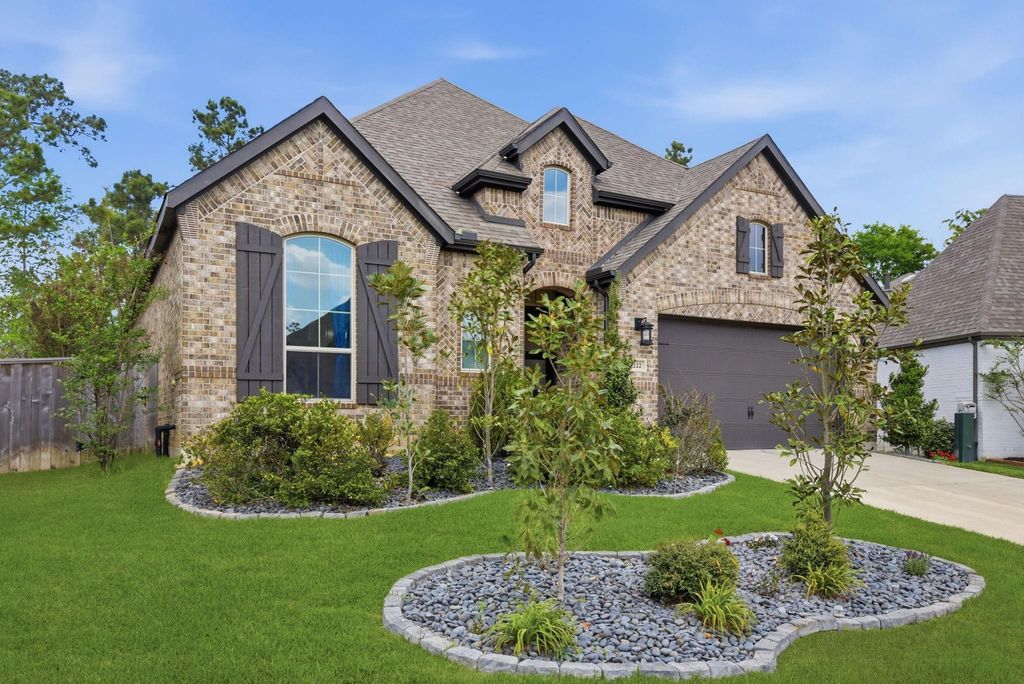 222 Promontory Court, Montgomery, TX 77316