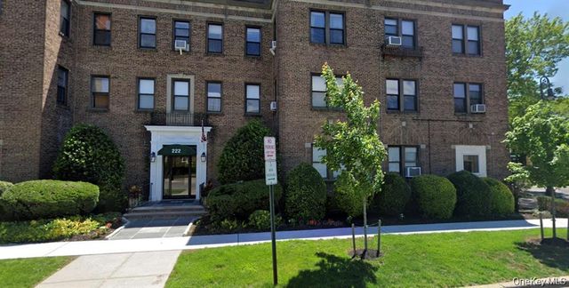 222 7th Street 3C, Garden City, NY 11530