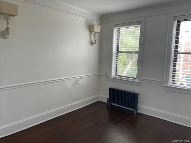 222 7th Street 3C, Garden City, NY 11530