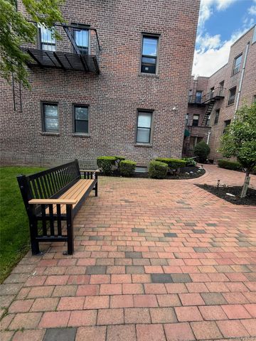 222 7th Street 3C, Garden City, NY 11530