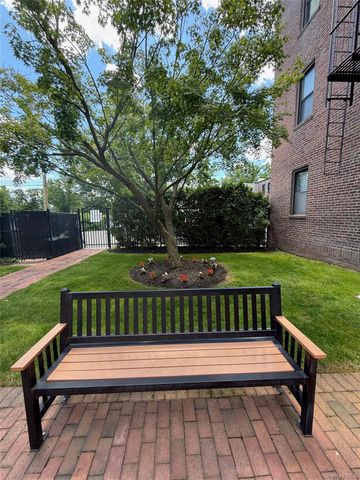 222 7th Street 3C, Garden City, NY 11530