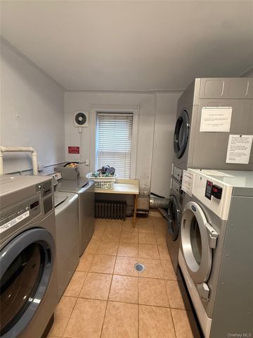 222 7th Street 3C, Garden City, NY 11530