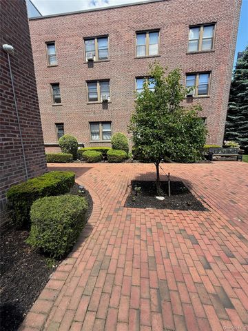 222 7th Street 3C, Garden City, NY 11530