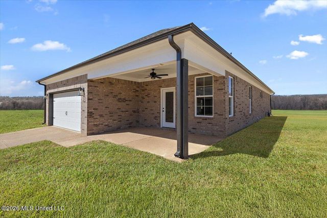 457 Sunflower Street, Nesbit, MS 38651